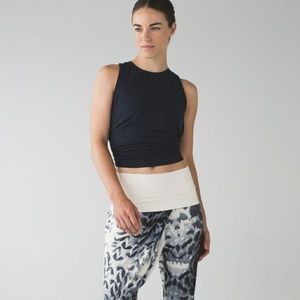 Lululemon Dance To Yoga Pant

Pretty Plume Angel W